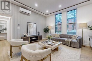 71 Gloucester St in Toronto, ON - Building Photo