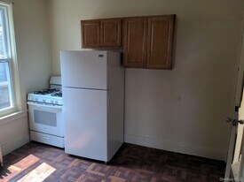 31-40-40 98th St in Queens, NY - Building Photo
