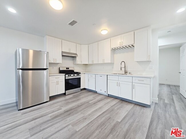 4110 1/2 Normandie Ave in Los Angeles, CA - Building Photo - Building Photo