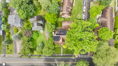 54 Sinawoy Rd in Greenwich, CT - Foto de edificio - Building Photo