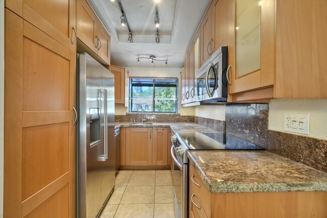 1956 Sandstone Vista Ln in Encinitas, CA - Building Photo - Building Photo