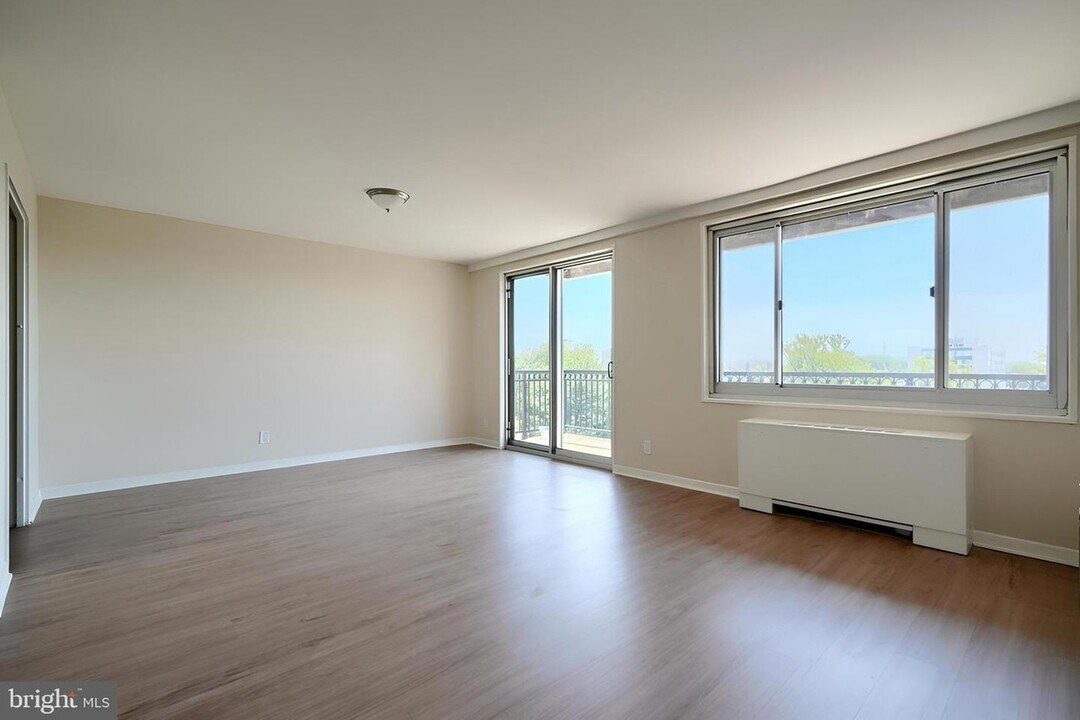 1900 Lyttonsville Rd, Unit 1212 in Silver Spring, MD - Foto de edificio