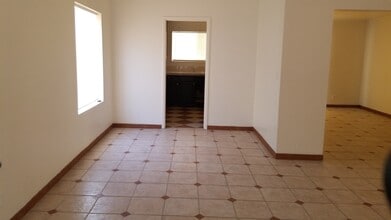 474 Old Palms Dr in Las Vegas, NV - Foto de edificio - Building Photo