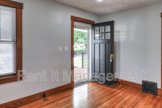 5567 Mason St in Omaha, NE - Building Photo - Building Photo