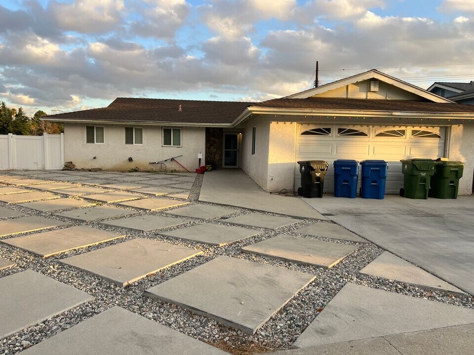 13182 Fernmont St in Los Angeles, CA - Building Photo