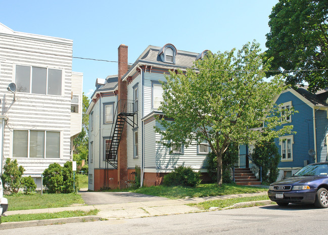 62 Montgomery St in Poughkeepsie, NY - Building Photo - Building Photo