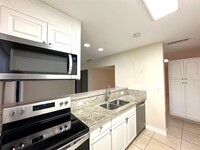 6731 Kingsmoor Way in Hialeah, FL - Building Photo - Building Photo