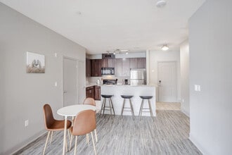 121 E Freedom Way in Cincinnati, OH - Building Photo - Building Photo