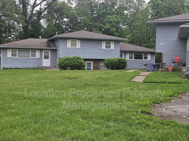 property at 1801 W 4th St