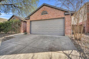 408 Wolfe St in Cedar Hill, TX - Building Photo