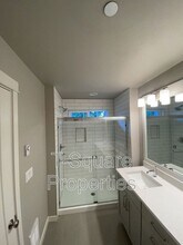 19923 Cypress Way in Lynnwood, WA - Building Photo - Building Photo