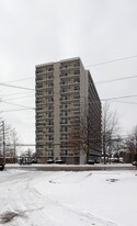 Alpeter Apartments in Barberton, OH - Building Photo