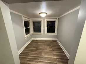 261 Spring Grove Ave in Toledo, OH - Foto de edificio - Building Photo