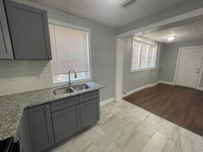 2037 W 13th St in Jacksonville, FL - Building Photo - Building Photo