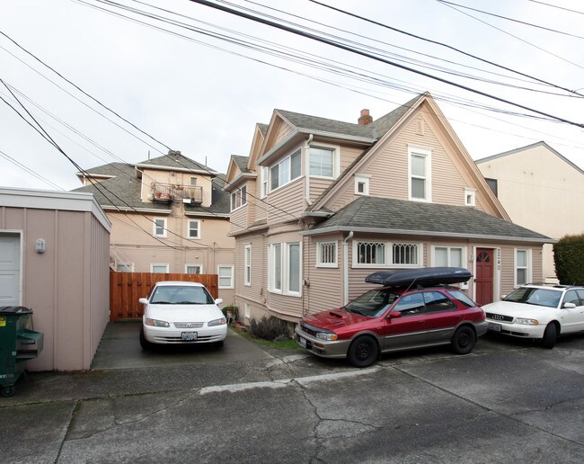 Lorraine in Seattle, WA - Foto de edificio - Building Photo