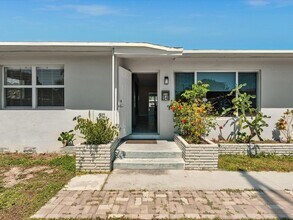54 SW 16th St in Dania Beach, FL - Building Photo - Building Photo