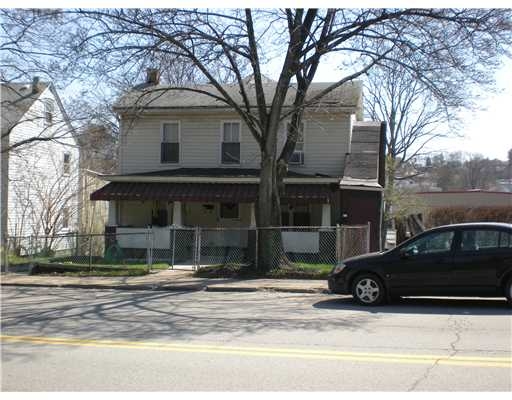 131 Arch Ave in Greensburg, PA - Building Photo