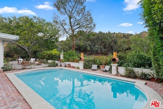 10216 Cielo Dr in Beverly Hills, CA - Building Photo - Building Photo