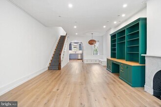 2215 Pine St in Philadelphia, PA - Building Photo - Building Photo