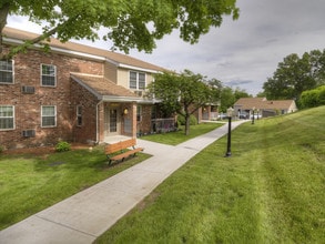 Summer Hill Glen in Maynard, MA - Building Photo - Building Photo