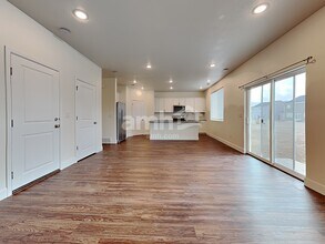 212 Allen Ln in Saratoga Springs, UT - Foto de edificio - Building Photo