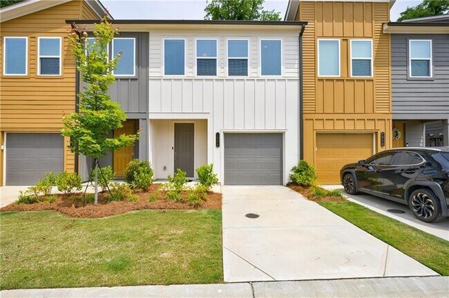 property at 1624 Gunnin Trce NW
