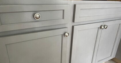 4 Willoughby St, Unit 1st Floor Unit in Bristol, CT - Foto de edificio - Building Photo