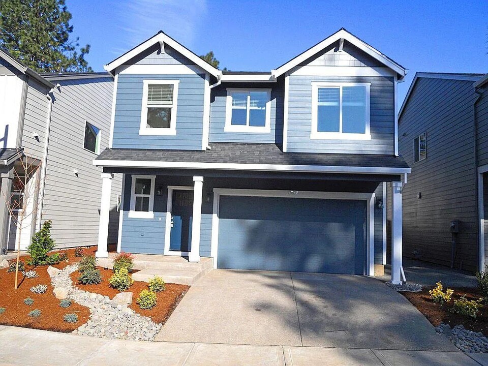 9724 Windswept Pl in Tigard, OR - Foto de edificio