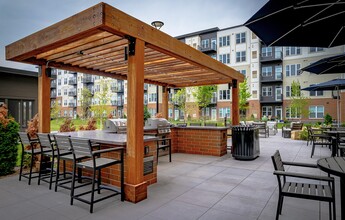 Legacy Commons at Signal Hills 55+ Apartments in West St. Paul, MN - Building Photo - Building Photo