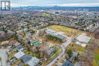 25 Karen Rd in Toronto, ON - Building Photo - Building Photo