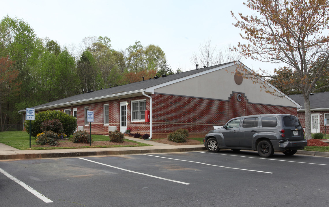 Lighthouse Manor in Gainesville, GA - Building Photo