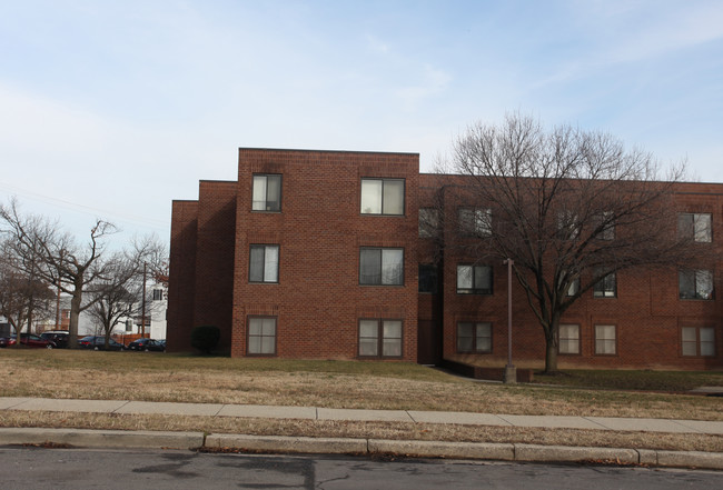 Knox Hills Apartments in Washington, DC - Building Photo - Building Photo