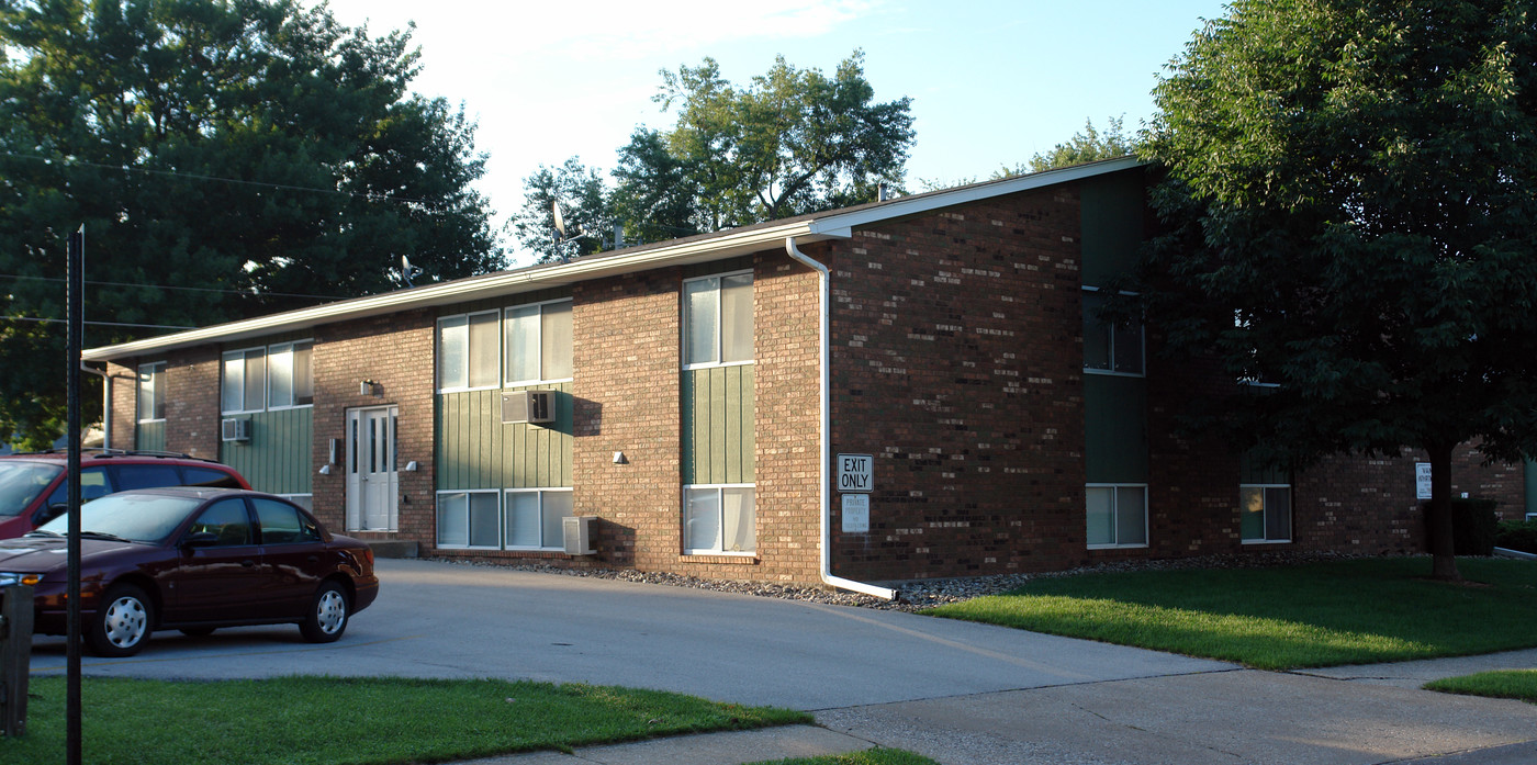 3700 25th St in Moline, IL - Building Photo