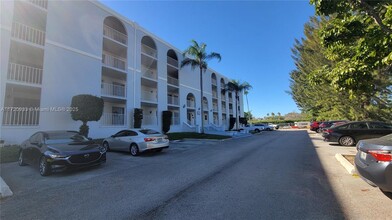 7980 N French Dr in Pembroke Pines, FL - Building Photo - Building Photo