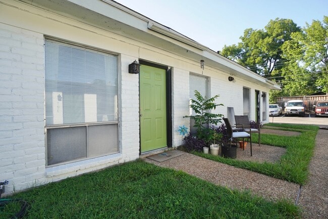 property at 618 W 51st St