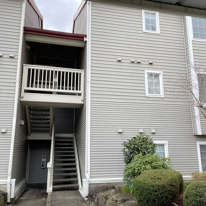 13306 SE 272nd St in Kent, WA - Foto de edificio