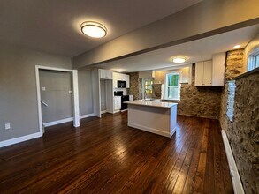 5473 Main St in Hokendauqua, PA - Building Photo - Building Photo