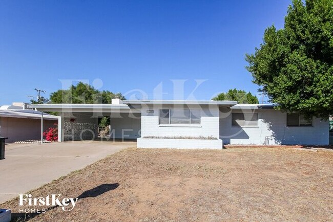 1308 E Seldon Ln in Phoenix, AZ - Building Photo - Building Photo