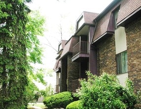 Cambridge Woods & Briar Cliff Woods in Toledo, OH - Building Photo - Building Photo