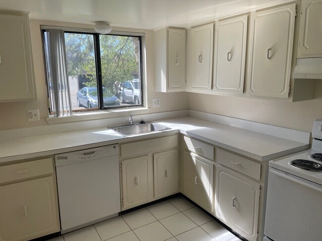 Courtview Garden Apartments