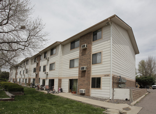 Ralston Oaks Apartments in Arvada, CO - Foto de edificio - Building Photo