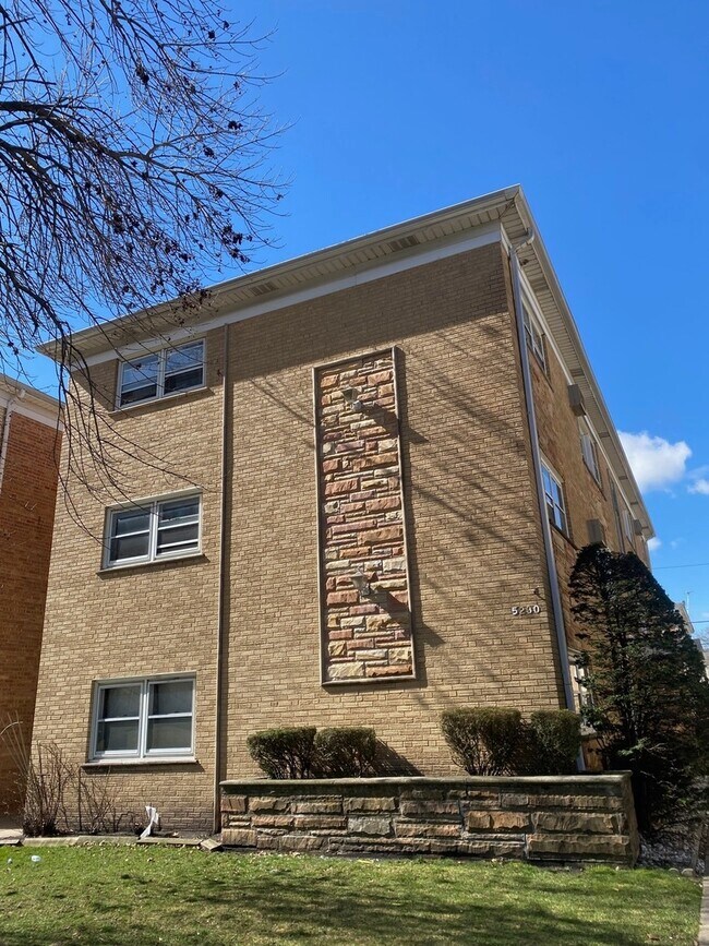 property at 5230 N Delphia Ave
