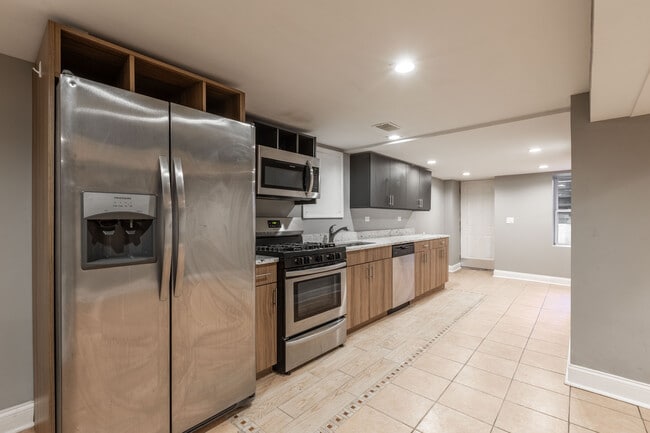 1122 W 19th St, Unit GDN