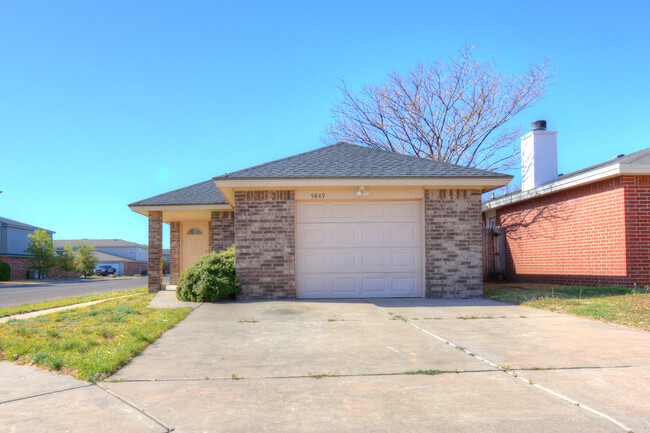 5849 6th St in Lubbock, TX - Building Photo - Building Photo