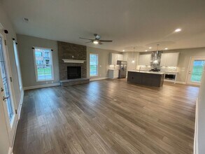 16618 Rockcrest View Ln in Louisville, KY - Building Photo - Building Photo
