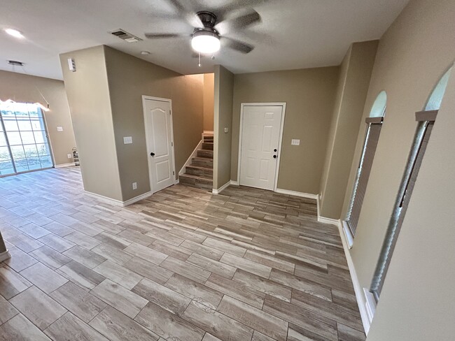 10706 International Blvd in Laredo, TX - Building Photo - Building Photo