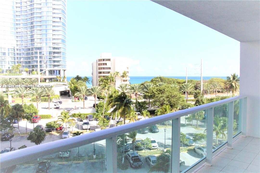 100 Bayview Dr, Unit # 501 in Sunny Isles Beach, FL - Building Photo