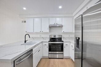 5260 Rimpark Ln in San Diego, CA - Building Photo - Building Photo