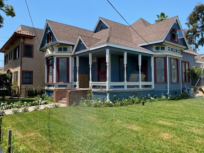 1301-1303 West
