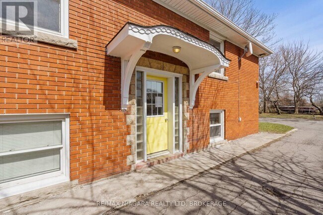 136 Haig St in St Catharines, ON - Building Photo - Building Photo